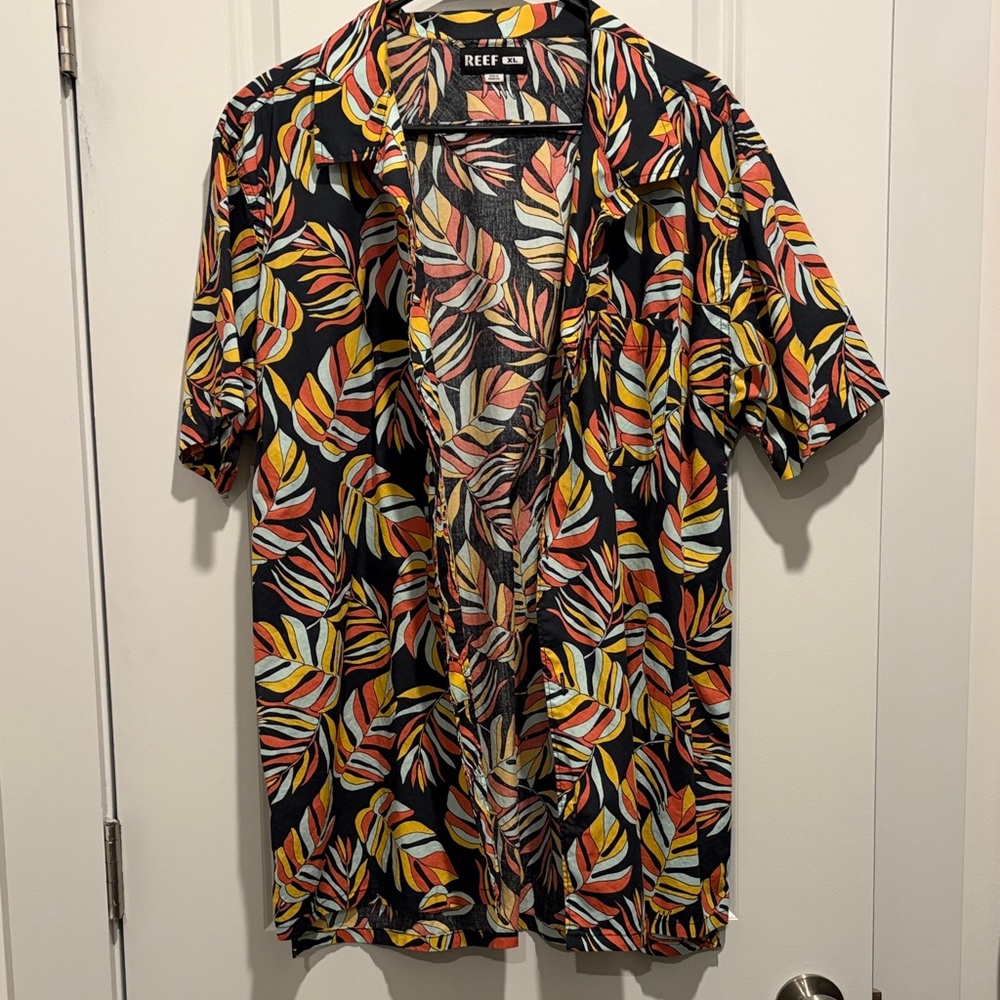 Reef Black Short-Sleeve Shirt with Yellow Orange Red Leaf Print